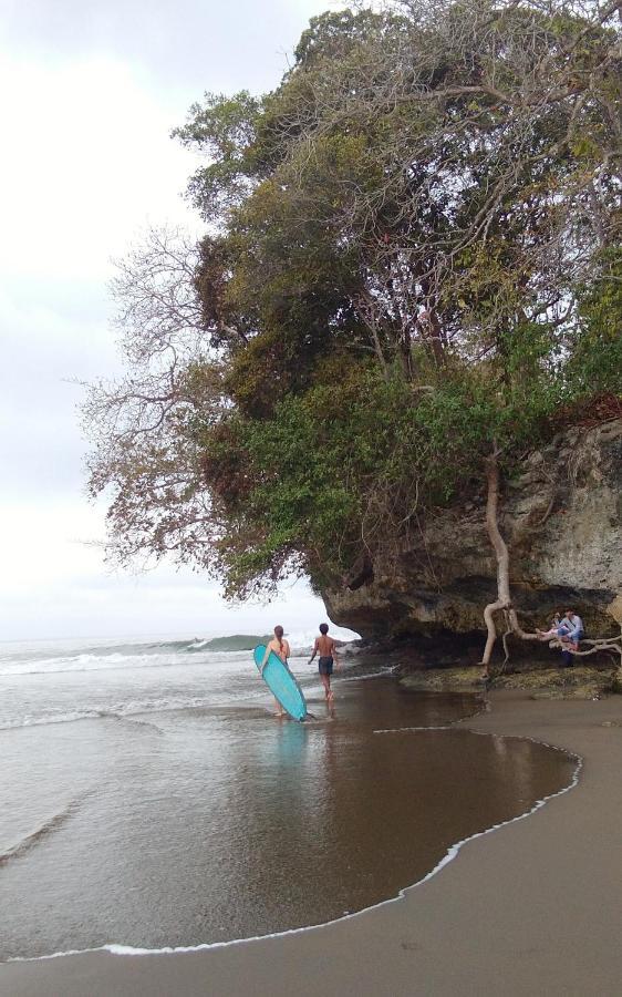 Anik Homestay & Dormy Batukaras Esterno foto
